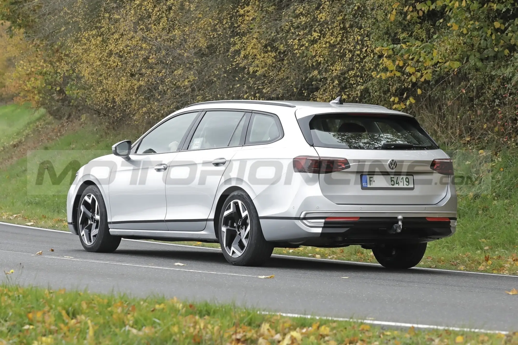Volkswagen Passat Variant 2024 - Foto Spia 19-10-2022 - 17