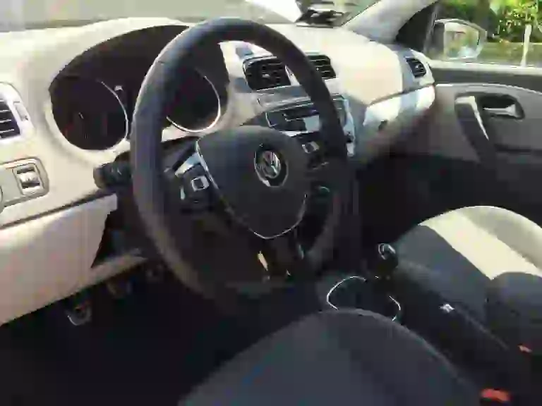 Volkswagen Polo 1.0 Fresh: prova su strada - 13