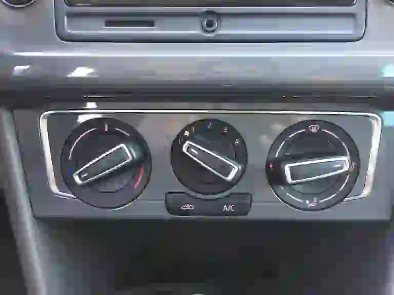 Volkswagen Polo 1.0 Fresh: prova su strada - 26