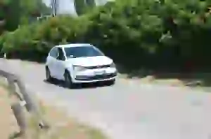 Volkswagen Polo 1.0 Fresh: prova su strada - 56