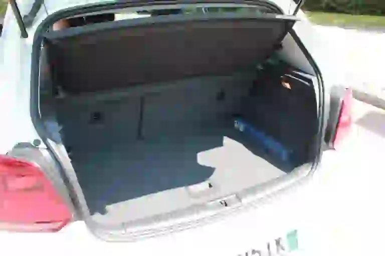 Volkswagen Polo 1.0 Fresh: prova su strada - 73