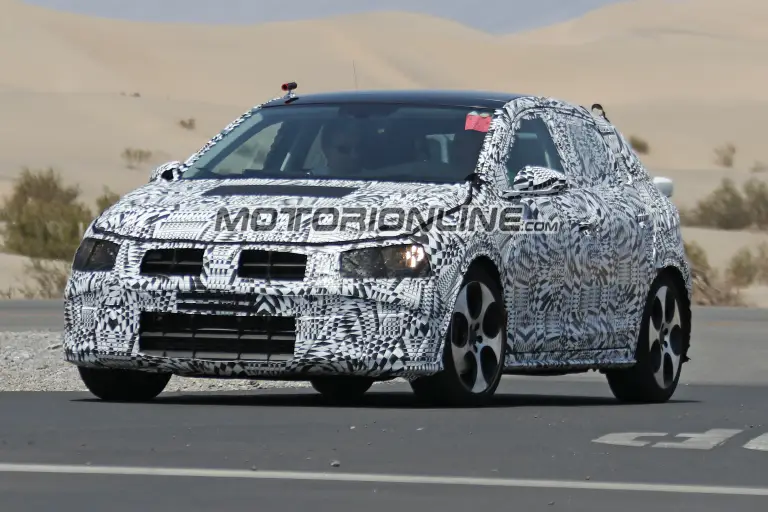 Volkswagen Polo 2017 (foto spia) - 3