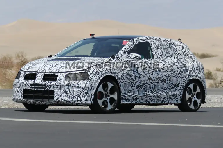 Volkswagen Polo 2017 (foto spia) - 6