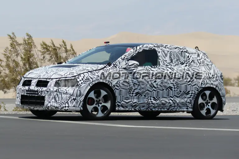 Volkswagen Polo 2017 (foto spia) - 7