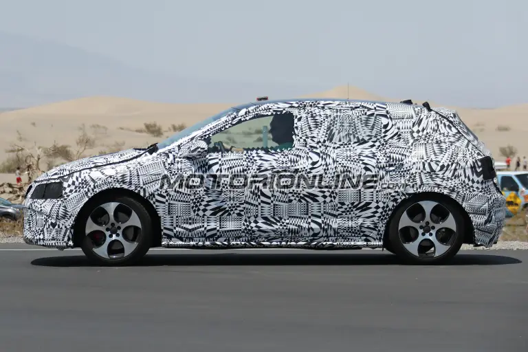 Volkswagen Polo 2017 (foto spia) - 10