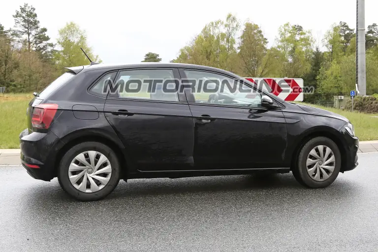 Volkswagen Polo - Foto spia 11-05-2017 - 4