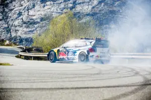 Volkswagen Polo R WRC - evoluzioni tra i tornanti norvegesi
