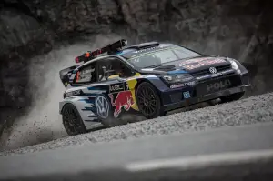 Volkswagen Polo R WRC - evoluzioni tra i tornanti norvegesi