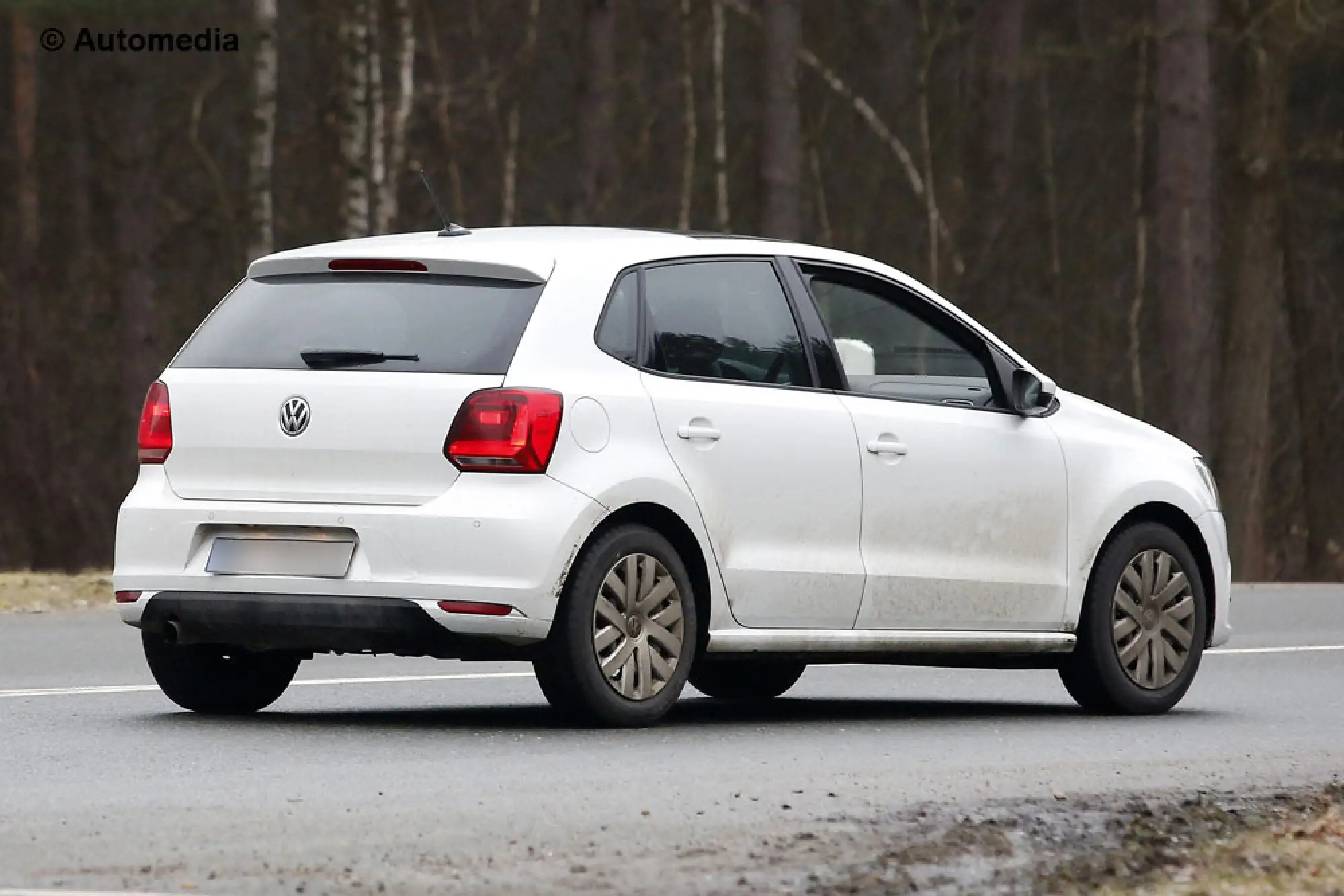 Volkswagen Polo restyling - Foto spia - 6