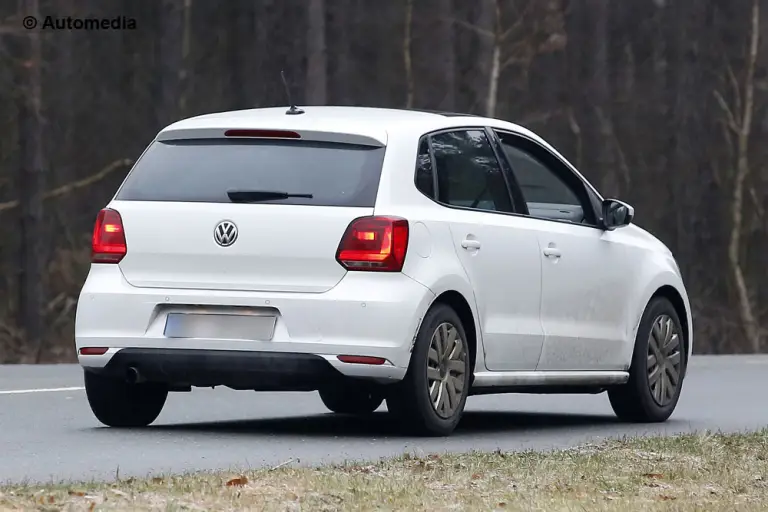 Volkswagen Polo restyling - Foto spia - 7