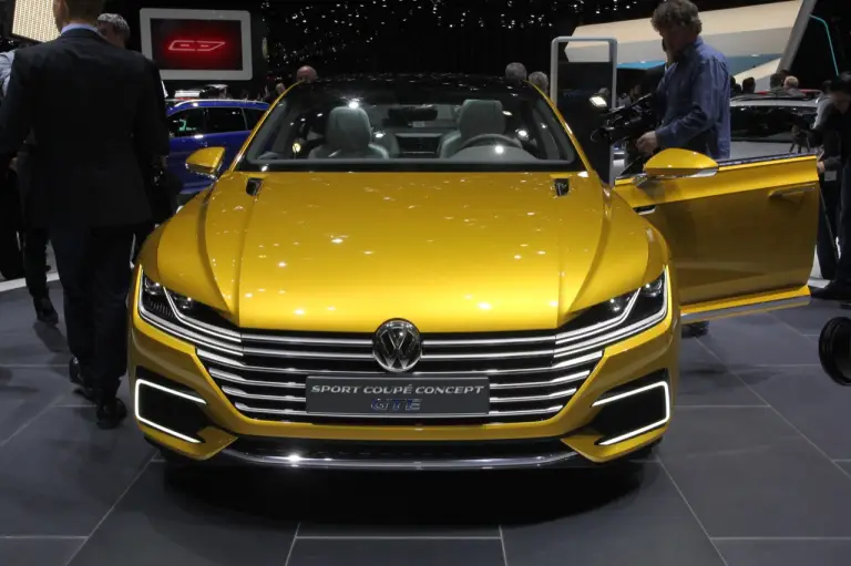 Volkswagen Sport Coupé GTE - Salone di Ginevra 2015 - 11