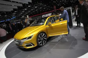 Volkswagen Sport Coupé GTE - Salone di Ginevra 2015 - 12