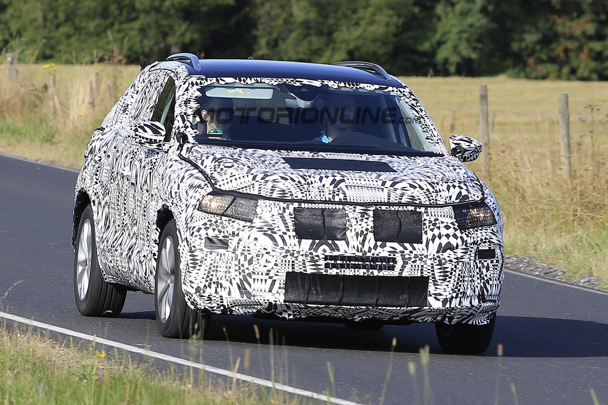 Volkswagen - SUV su base Polo - Foto spia 16-08-2016