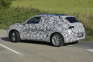 Volkswagen - SUV su base Polo - Foto spia 16-08-2016 - 14