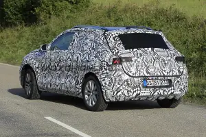 Volkswagen - SUV su base Polo - Foto spia 16-08-2016 - 15