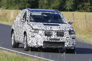 Volkswagen - SUV su base Polo - Foto spia 16-08-2016 - 1