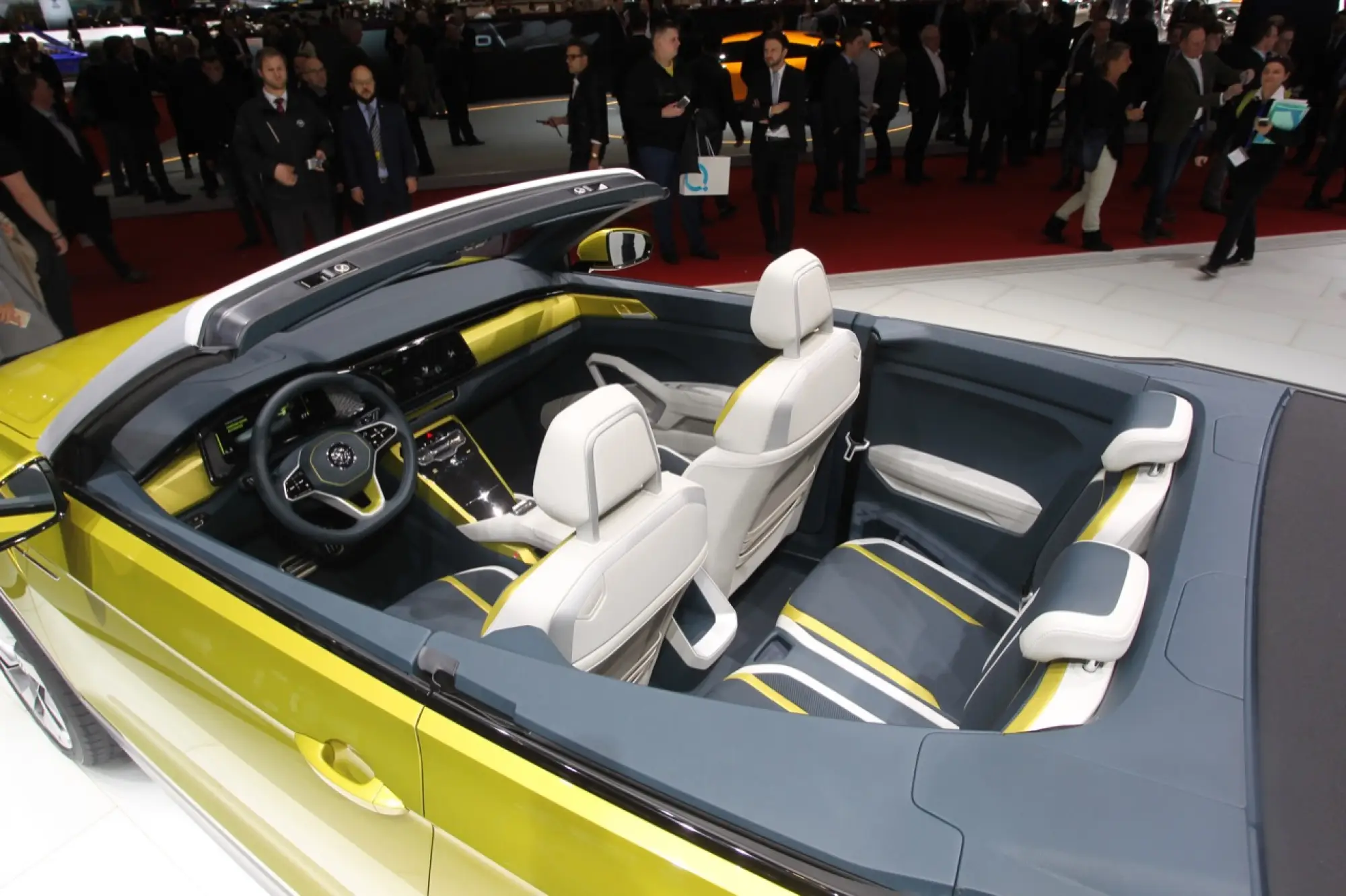 Volkswagen T-Cross Breeze - Salone di Ginevra 2016 - 12