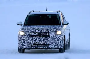 Volkswagen T-Cross - Foto spia 15-12-2017 - 1