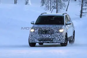 Volkswagen T-Cross - Foto spia 15-12-2017