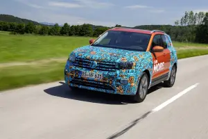 Volkswagen T-Cross prime immagini