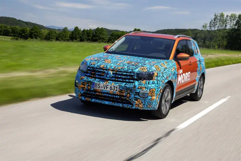 Volkswagen T-Cross prime immagini - 10