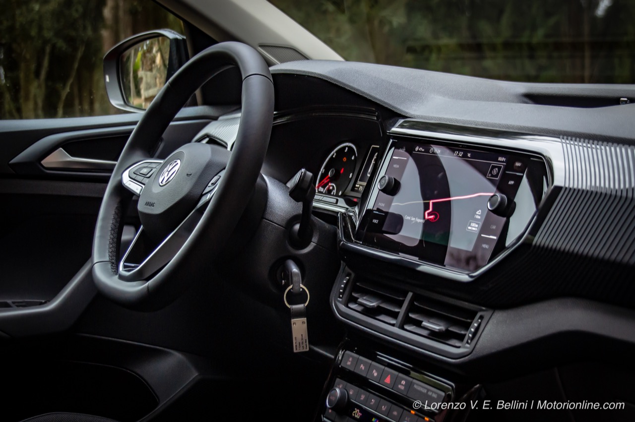 Volkswagen T-Cross - Test Drive in Anteprima