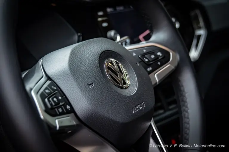 Volkswagen T-Cross - Test Drive in Anteprima - 24