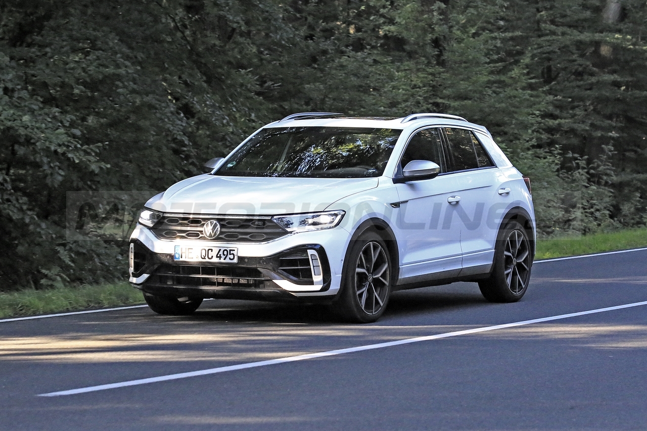 Volkswagen T-Roc e T-Roc R - Foto Spia 10-09-2021