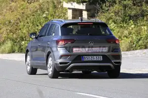 Volkswagen T-Roc e T-Roc R - Foto Spia 10-09-2021