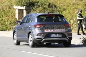 Volkswagen T-Roc e T-Roc R - Foto Spia 10-09-2021