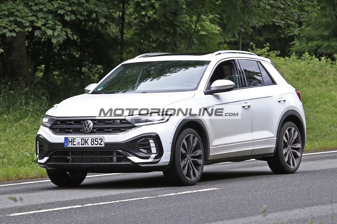Volkswagen T-Roc - Foto spia 1-7-2021