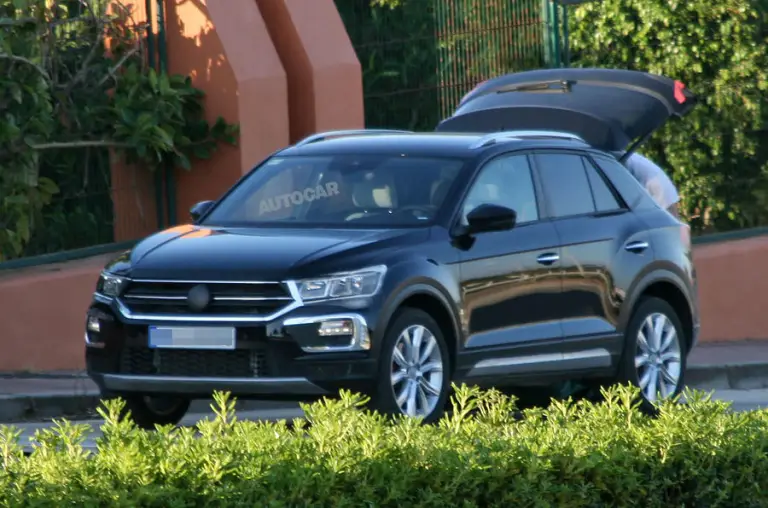 Volkswagen T-Roc - Foto spia 10-04-2017 - 1