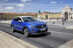 Volkswagen T-Roc - nuova galleria - 35