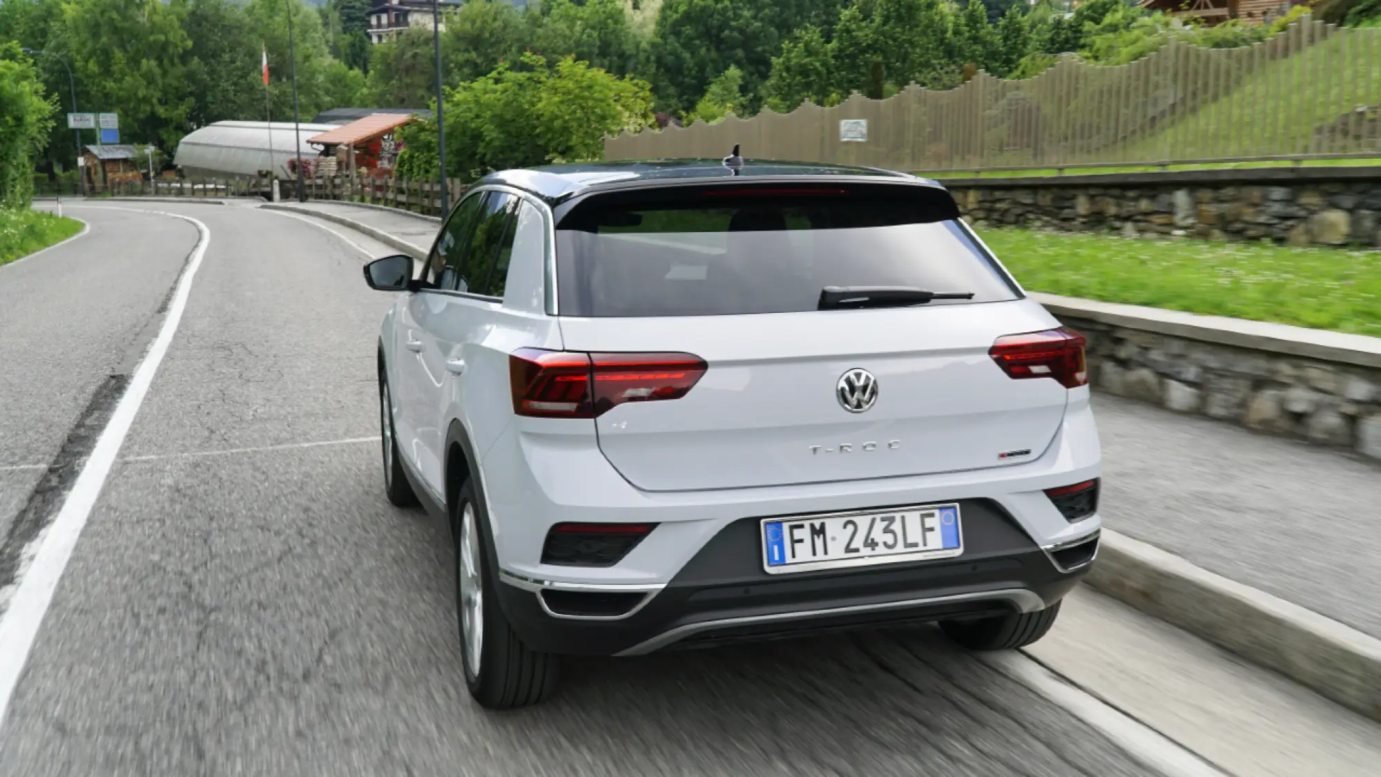 Volkswagen T-Roc Prova su strada 2018 - 34