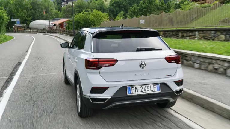 Volkswagen T-Roc Prova su strada 2018 - 34