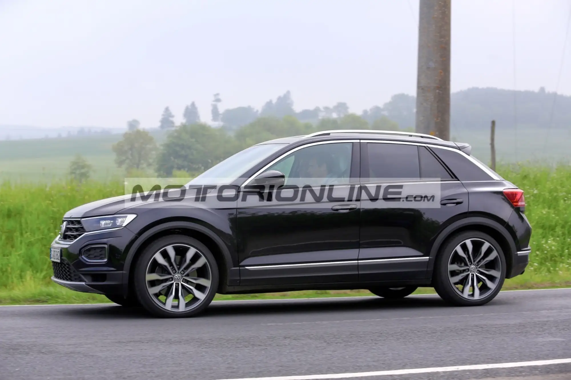 Volkswagen T-Roc R - Foto spia 16-5-2018 - 5