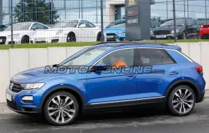 Volkswagen T-Roc R - Foto spia 20-09-2017