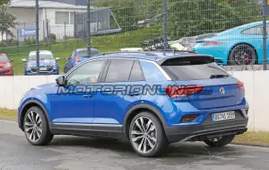 Volkswagen T-Roc R - Foto spia 20-09-2017