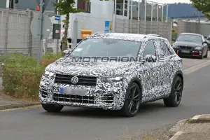 Volkswagen T-Roc R foto spia 6 settembre 2018