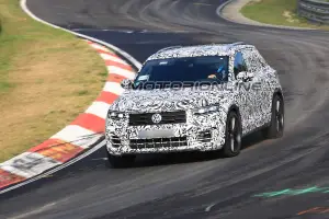 Volkswagen T-Roc R foto spia 8 settembre 2018