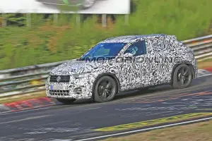 Volkswagen T-Roc R foto spia 8 settembre 2018 - 10