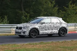 Volkswagen T-Roc R foto spia 8 settembre 2018 - 3