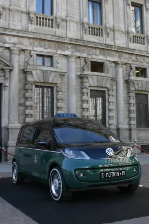 Volkswagen Taxi Milano a Palazzo Marino