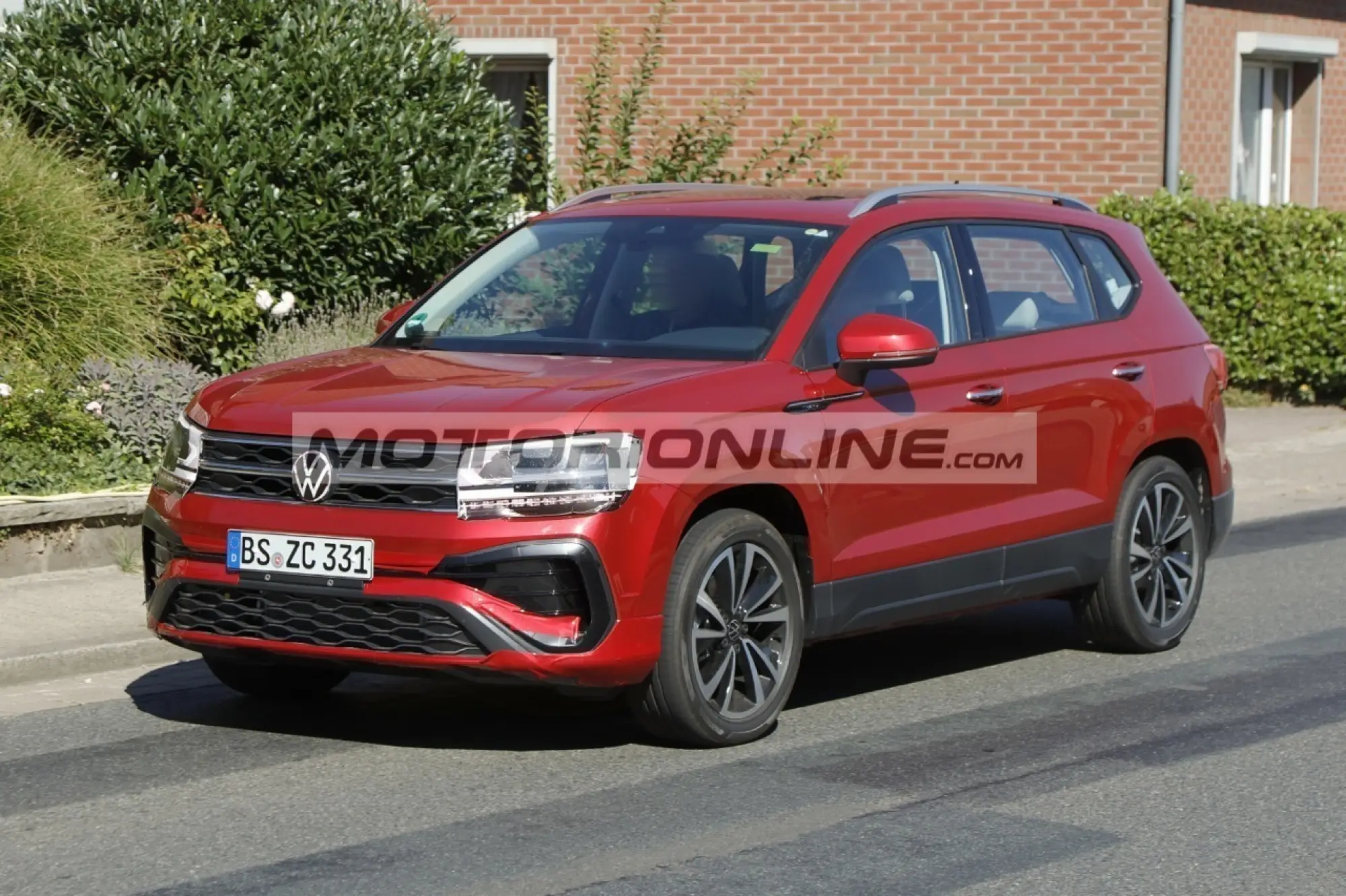 Volkswagen Tharu - Foto spia 2-9-2022 - 10