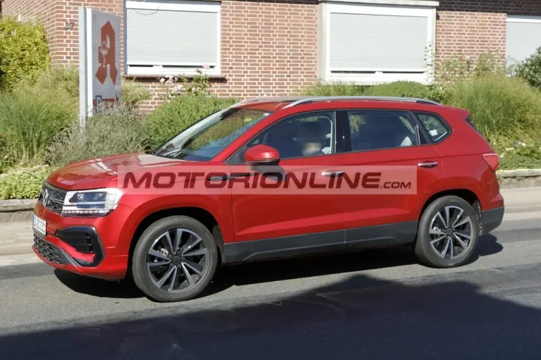 Volkswagen Tharu - Foto spia 2-9-2022 - 2