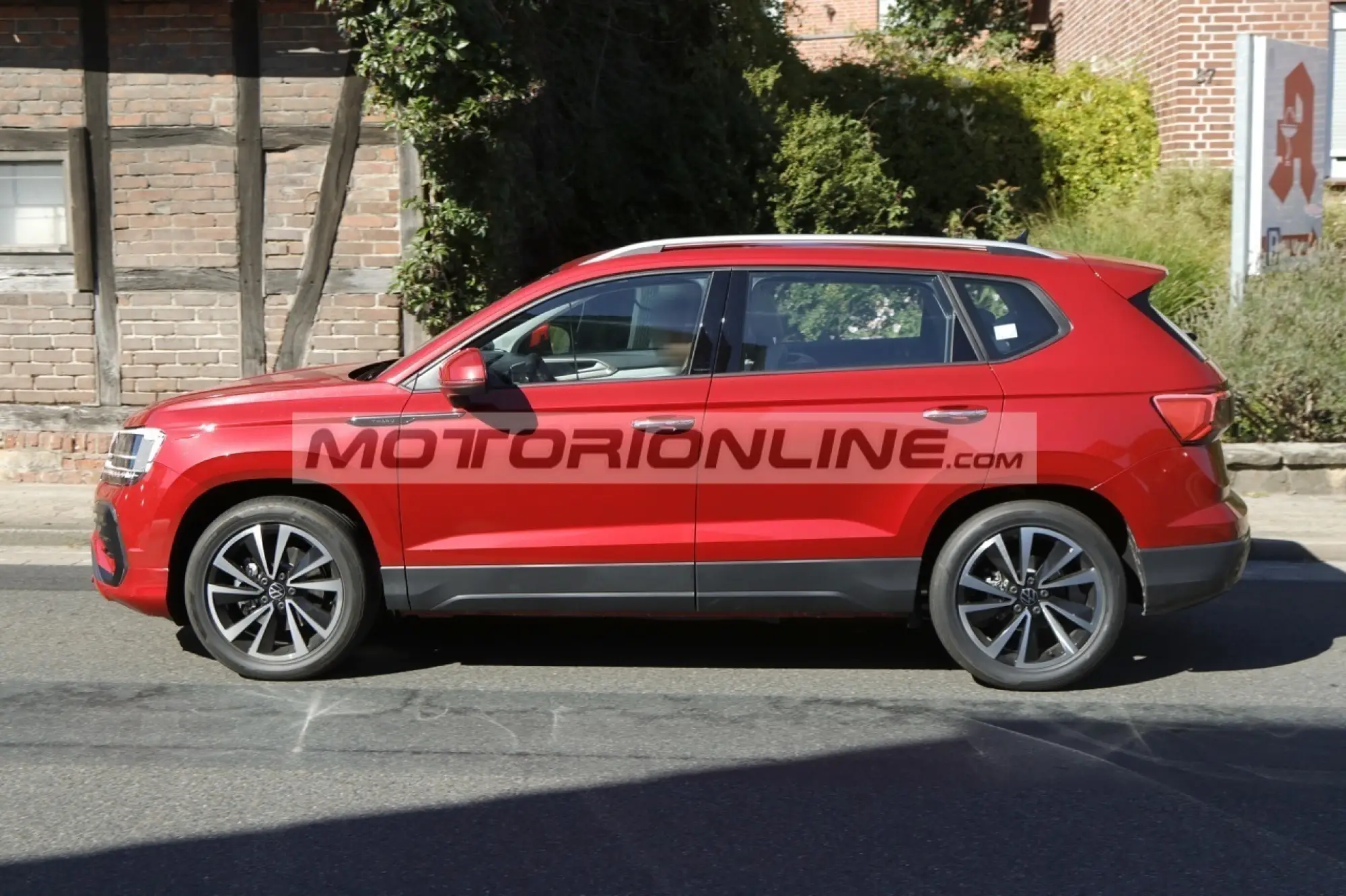 Volkswagen Tharu - Foto spia 2-9-2022 - 6