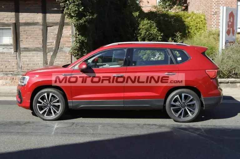 Volkswagen Tharu - Foto spia 2-9-2022 - 6