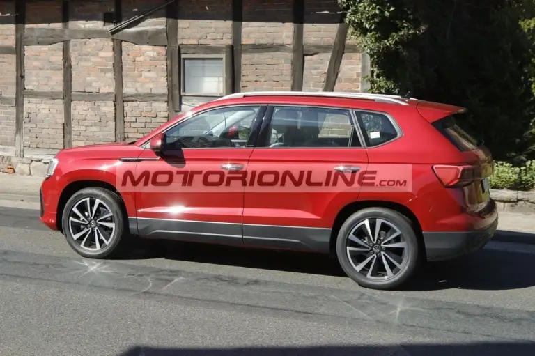 Volkswagen Tharu - Foto spia 2-9-2022 - 3