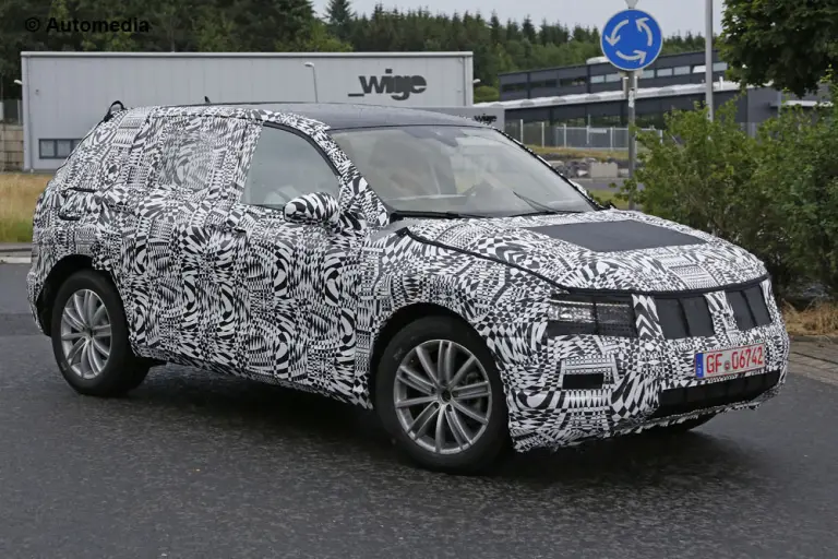 Volkswagen Tiguan 2016 - Foto spia 09-07-2015 - 3