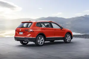 Volkswagen Tiguan 2018: la versione a passo lungo per il mercato USA - 3
